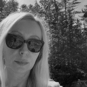 Meet your Posher, Jola